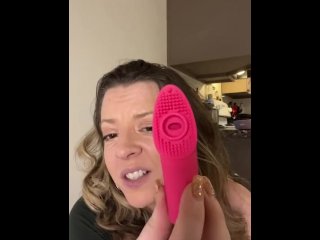 Bisexual_Onlyfans PAWG/MILF_Makes Herself Cum While Reviewing_New Toy