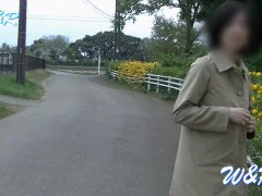 【個人撮影】可愛い彼女が道路際のお花横で露出して興奮してお部屋でオナオナ♡Boobs exposed beside the flowers on the road♡