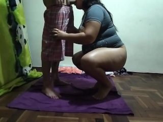 Mi Madrastra Esta Haciendo Ejercicios Le Gusta Que Yo Le Agarre Ese Culo Para Ayudarla Buen Culo Ric