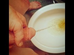 SPUNDADDY PISSES !! Fills toilet with cloudy spun piss. Are you next?