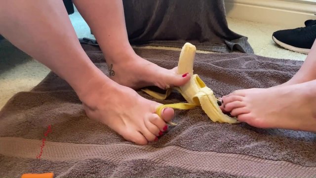 Foot Fetish Food Porn Lesbian Banana Crushing