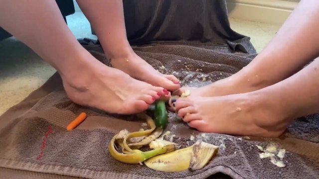 Foot Fetish Food Porn Lesbian Cucumber Crushing