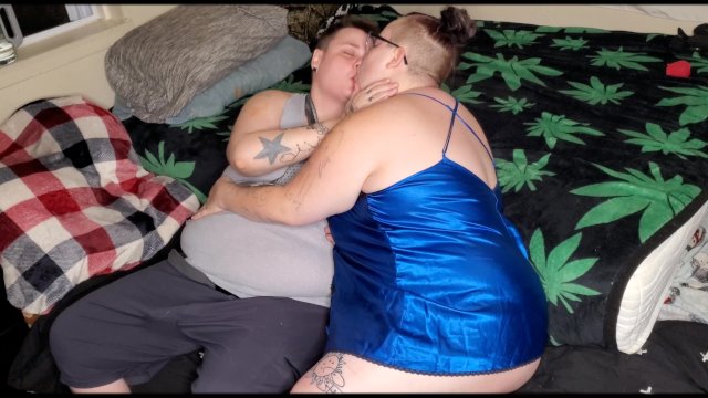 Two bbw lovers have a quickie