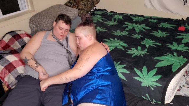 Two bbw lovers have a quickie