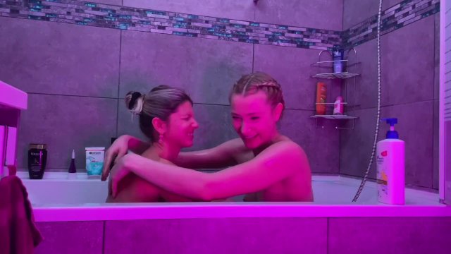 Bathroom lesbian feet licking - Gina Gerson, Ivi Rein