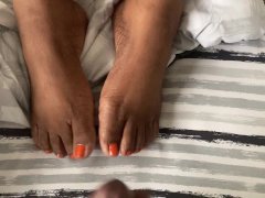 Cummy ebony orange toes