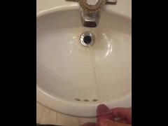 SoloTouch Sink Pissing