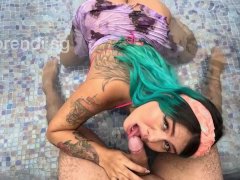They fuck me so hard in the pool and fill my mouth with milk. POV full vídeo fanslybrendi_sg2