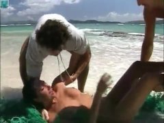 Ретро Порно 107: Нашли девушку на пляже