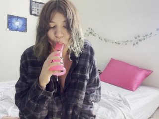 Check Me Out and Watch Me_Try to Learn How to_Suck Dick on a_Dildo i Suck :'(