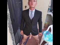 I jerk off before going to a wedding