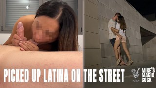 Jovencita Colombiana recogida en la calle después de perder el autobus